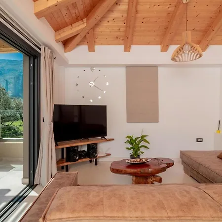 Azor Luxury Ii Villa Pandokrátor